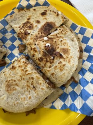 Quesadilla w/chicken   at Plantaqueria in San Antonio