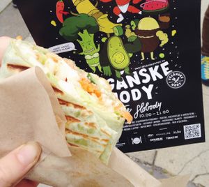 hummus wrap at veganske hody at Veggie in Bratislava