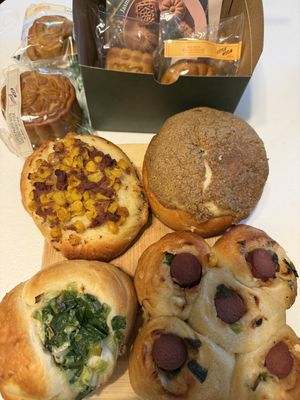  order online and picked up in oakland  at Little Moon Bake House in Oakland