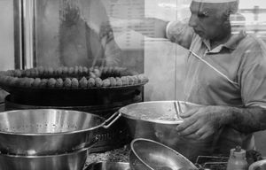 making falafels at Falafel de Sahyoun in Beirut
