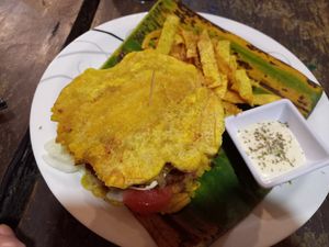 La hamburguesa at Saberes Ancestrales in San Agustin