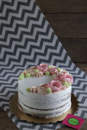 Buttercream Flowers Naked cake at FCH Sweetness Pastry in San Jose