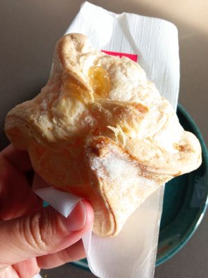 Fagottino alle mele at Pasticceria Alessia in Pescantina