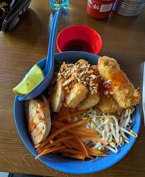 Tofu and avocado noodle salad at Lie Mi - Bulevardi in Helsinki