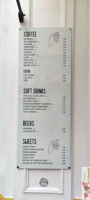 Drinks at Ginsburger Vegetarian Superstar in Paris