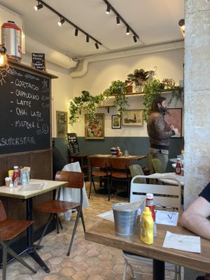 Leuke plek om uit te rusten   at Ginsburger Vegetarian Superstar in Paris