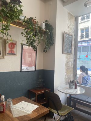 Inside  at Ginsburger Vegetarian Superstar in Paris