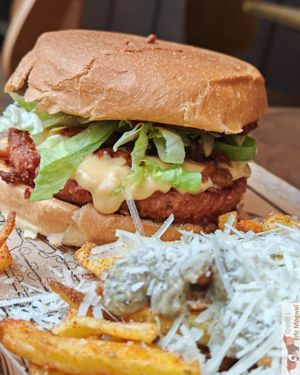 Holy smoked burger with Jack Daniel's barbecue sauce, which is awfully tasty! at Ginsburger Vegetarian Superstar in Paris