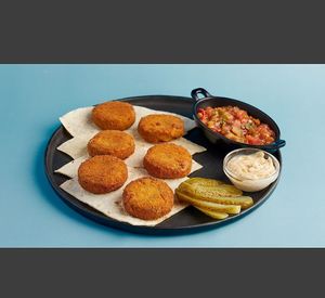 falafel with vegan mayo at Hayat Little Istanbul in Thessaloniki