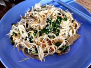 Bee hoon with sweet leave vege. at Village Veg Food Center in Miri