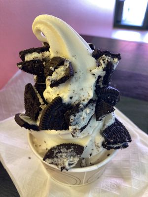 Oat vanilla soft icecream w/ cookie crunch 🩵  at Jerrell's Betr Brgr in Hoboken