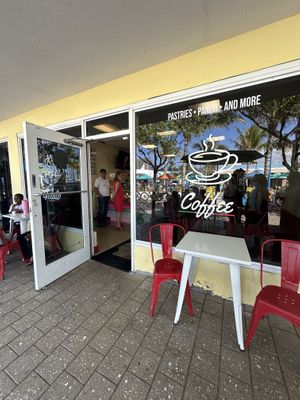 Storefront   at Gelato-go in Lauderdale-by-the-sea