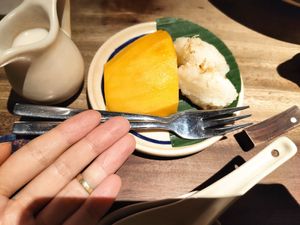 Sticky rice crime at Hum Garden & Restaurant in Ho Chi Minh City