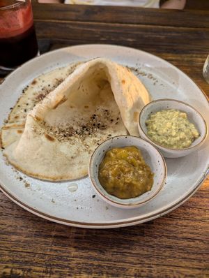 Flatbread with tofu curry dip, I was expecting more tofu at Roots  in Canggu