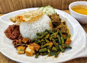 Vegan nyonya rendang nasi lemak, super good, most recommended 😋 at Yi Su Pin 一素品 - AMK in Northeast Singapore