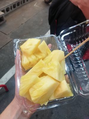 Frutta buonissima at Fengjia Night Marke 逢甲夜市 in Taichung