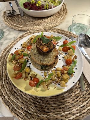 Quinoa discus  at PLAT a PLAT in Mallorca