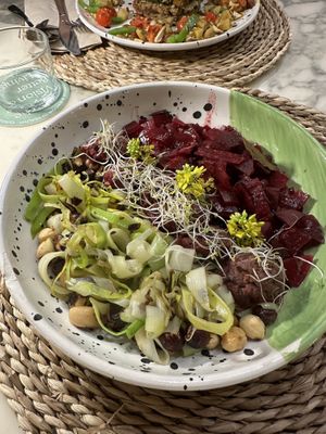 Beetroot and azuki beans platterr  at PLAT a PLAT in Mallorca