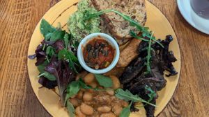 Vegan breakfast at Avocado & Lemon in Twickenham
