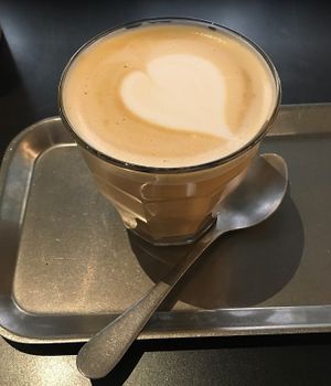Oat milk latte at Osom in Madrid