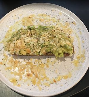 Vegan avocado toast at Osom in Madrid