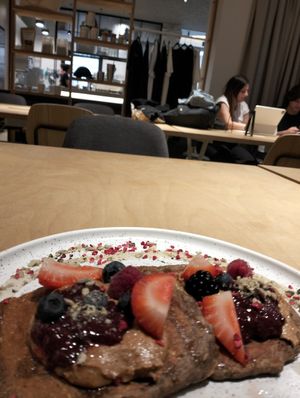 Hoy cakes de avena at Osom in Madrid