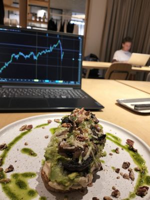 Tostada vegana at Osom in Madrid