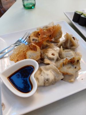 Gyoza vegan at Zarpar in Zaragoza