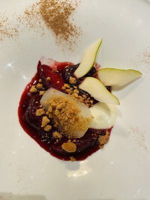 Pflaumenröster mit Birne und Zimt  at Das Alois in Tux