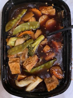 Vegan Pad Pak with fried tofu   at Von Thai in Eastpointe