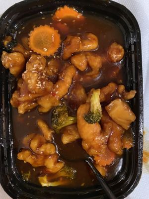 Sesame Chicken   at Von Thai in Eastpointe