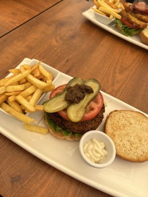 Hamburguesa vegana  at La Plaza in Malaga