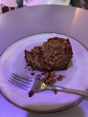 Pudín de dátiles 🤤 (estaba tan Rico que no pude tomarle foto antes de probarlo 🤭)   at PURALMA Vegan Bakery in San Jose