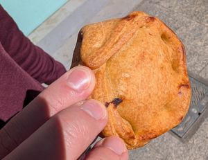 Vegan empanada 🥟 at La Colegiala in Murcia