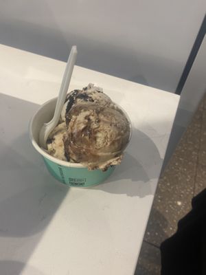 Vegan BANANA BREAD PUDDING with fudge swirls, PEANUT BUTTER BROWNIE HONEYCOMB and 
CHURROS & FUDGE flavours   at Van Leeuwen Ice Cream - Upper East Side in New York City