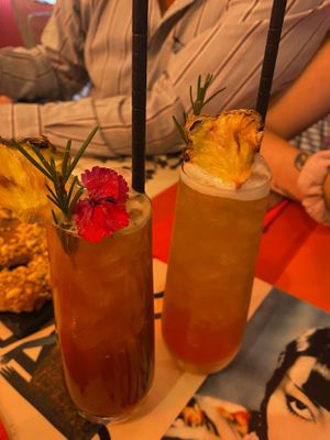 Thai massage y mai Tai  at Kantu Food in Santiago