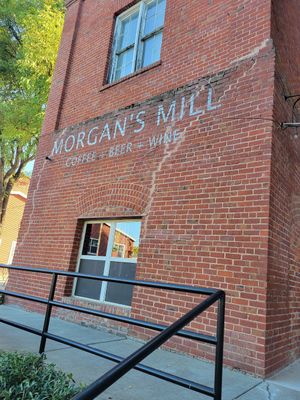 Store front at Morgan's Mill in Woodland