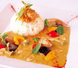 Vegan Massa Man Curry.  Instead of the fish ball, they use vegetable ball.  it is also five-pungent free dish.  Hmmm yumm! at Kick Back Cafe in Tokyo