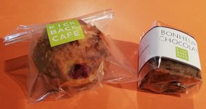 Mango coconut muffin and chocolate cookies at Kick Back Cafe in Tokyo