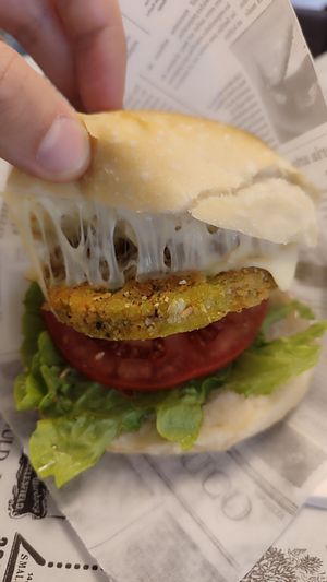 Burguer vegetariana at O Aviador Burgers in Ourense