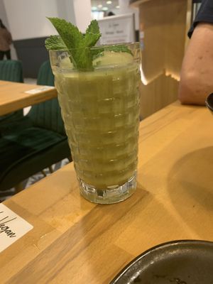 La detox (fresh mint, apple, avocado and lime)  at La Vegan in Hamburg