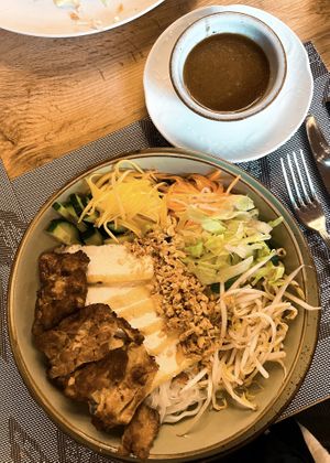 A54. Pho Tron mit Erdnusssauce  at Vinavegana in Vienna