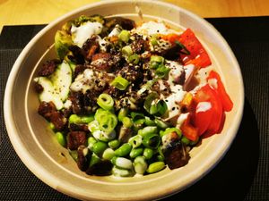 Tasty tofu at Surfside Poké - Liège Cathédrale in Liege