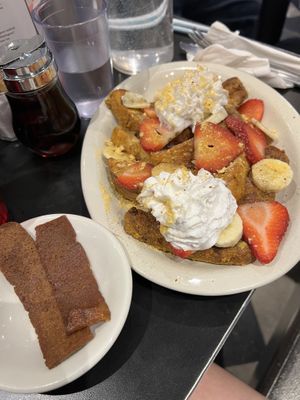 French toast  at Ro's Diner in Brooklyn
