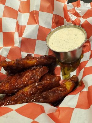 BBQ Wingz at Ro's Diner in Brooklyn