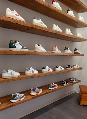 sneaker von veja und flamingo sind vegan at Sneakers Unplugged in Dusseldorf
