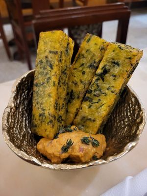 Milho frito at Remédio Santo - Baixa in Porto