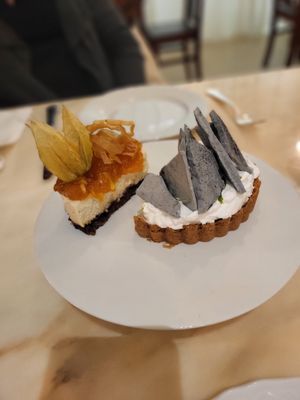 Dessert with overwhelming limecake (on the right) at Remédio Santo - Baixa in Porto