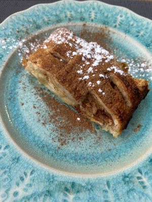Apple strudel   at Remédio Santo - Baixa in Porto