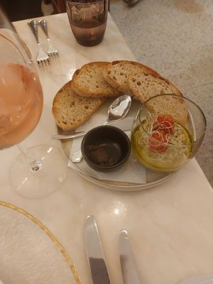bread with black olive tapenade (very good) and hummus at Remédio Santo - Baixa in Porto
